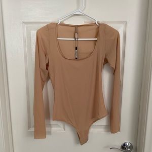 SKIMS NWT ESSENTIAL LONG SLEEVE SCOOP NECK BODYSUIT LARGE